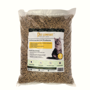 Arena de pellets para gatos sostenible marca Pet Comfort, presentación de 7Kg, fabricado en base a residuos de la industria maderera (aserrín y virutas)