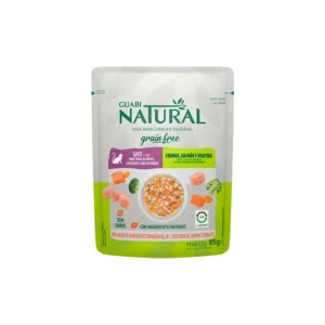 Alimento húmedo en sachet completo y balanceado Super Premium Natural para gatos de la marca Guabi Natural, sabor Pollo, Salmón y Vegetales. Formulado con ingredientes naturales, con una alta cantidad de carnes y verduras seleccionadas. Sin transgénicos, colorantes, aromatizantes, saborizantes ni conservantes artificiales.